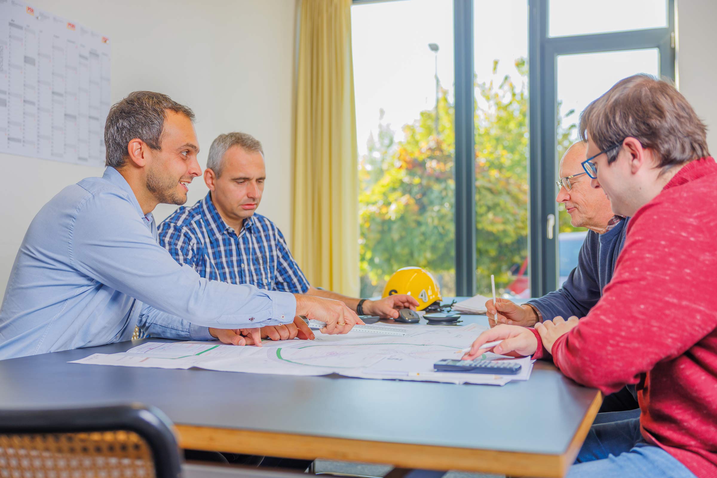 Projektplanung-Bauplanung-Projektentwicklung-Besprechung